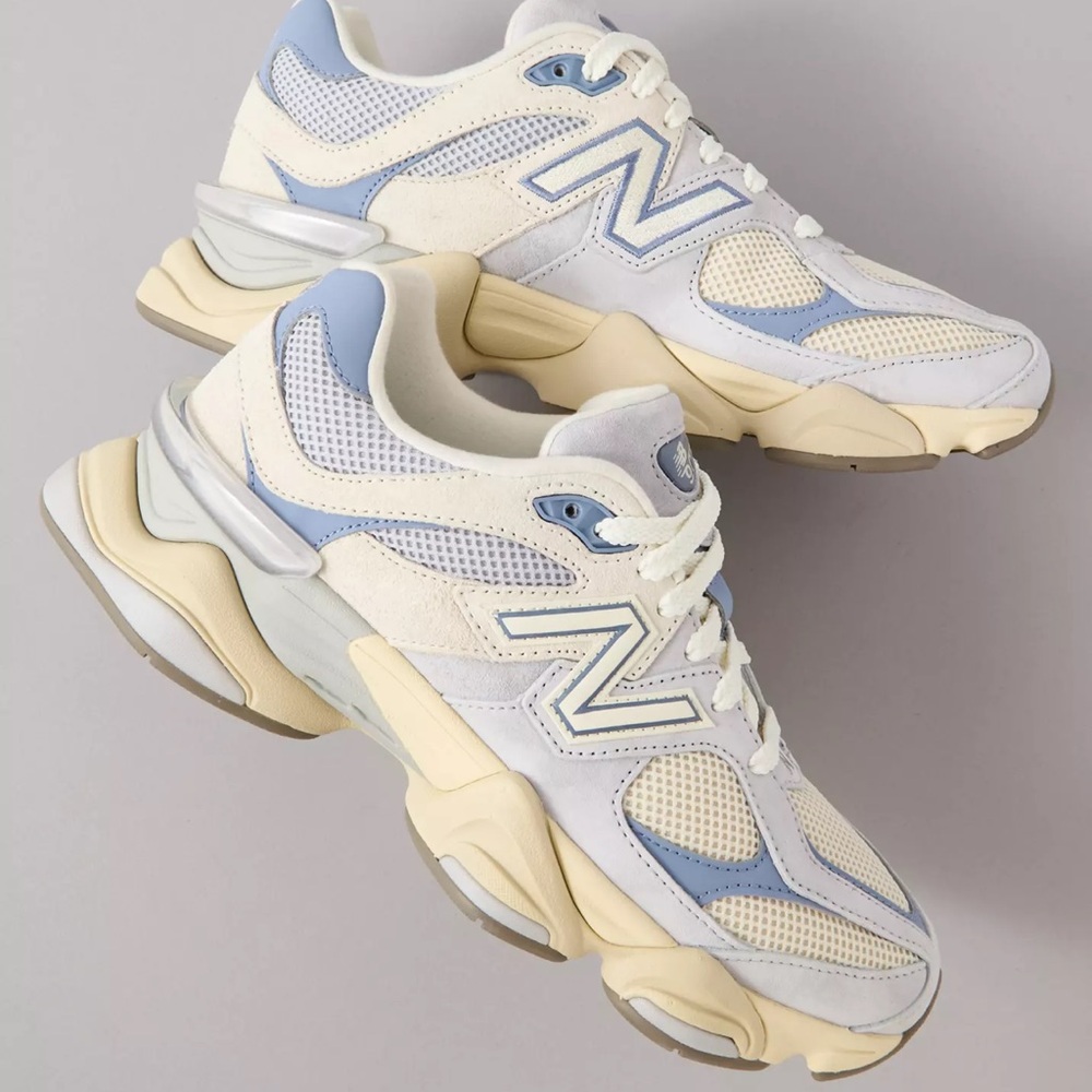 New Balance Women's Cream and Light Blue Retro Runner - Picture 2 of 6
